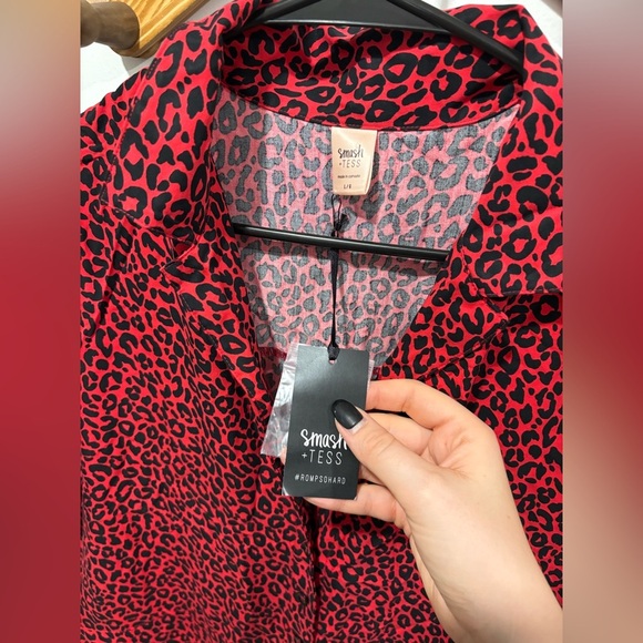 Smash + Tess Roxy Roaring Red Romper - Picture 4 of 9